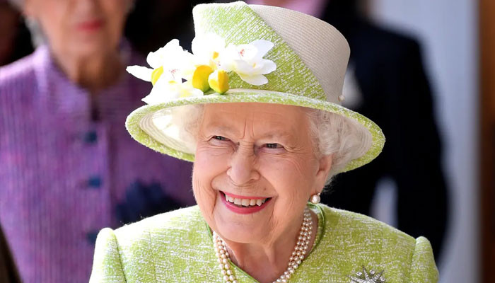 Ratu Elizabeth merencanakan makan siang dengan ‘inti kecil’ dari bangsawan senior: lapor