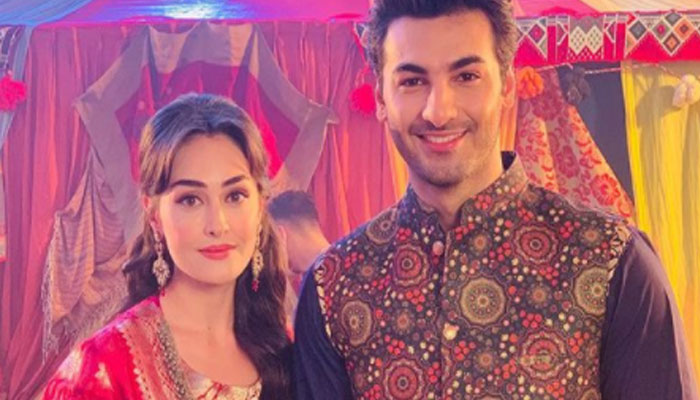 Esra Bilgic dresses up for Mehendi in ethnic wear with actor Arslan Butt