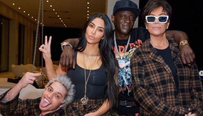 Kim Kardashian memilih ‘kencan grup’ dengan Pete Davidson sehingga Kanye West tidak terluka