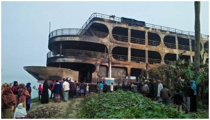 Kebakaran feri Bangladesh tewaskan sedikitnya 37 orang