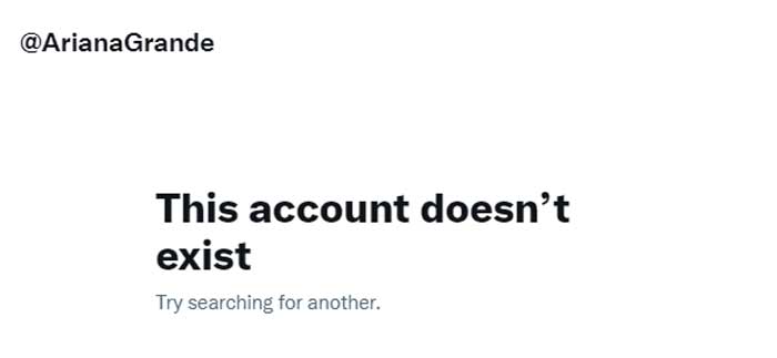 Ariana Grande leaves fans completely baffled as she deactivates her Twitter account