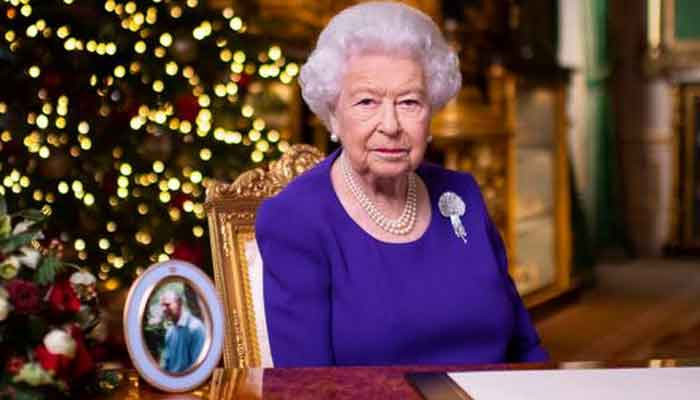 Para bangsawan menemani Ratu di Natal pertamanya tanpa Pangeran Philip
