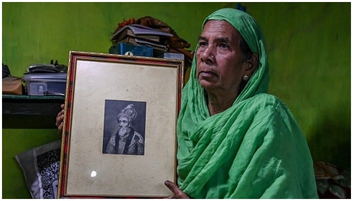 Destitute heir of Mughal emperor Bahadur Shah Zafar calls for ownership of New Delhis Red Fort