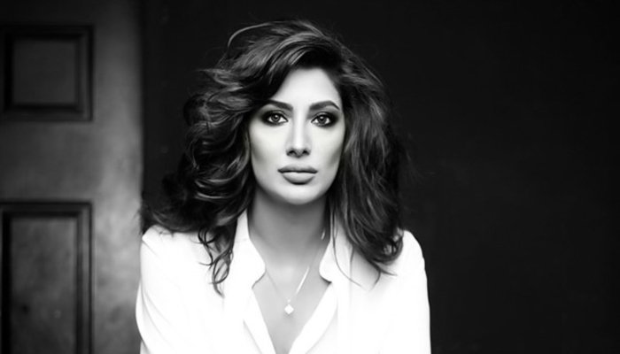 Mehwish Hayat’s soulful rendition of Mariah Carey’s ‘Hero’ leaves fans awestruck