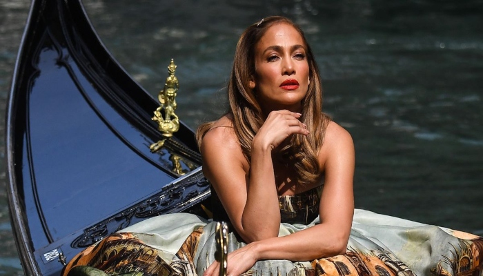 Jennifer Lopez looks back at 2021, posts highlights of her romance with Ben Affleck