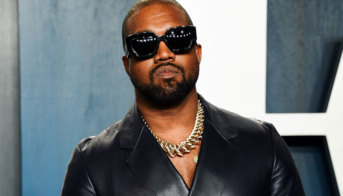 Kanye West gets spotted chilling with two women before date with Julia Fox