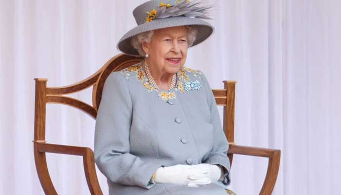 Memoar Pangeran Harry dan skandal Andrew tidak dapat merusak martabat Ratu