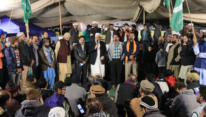 JI Sindh chief Muhammad Husain Mehanti speaking at JIs sit-in camp outside the Sindh Assembly in Karachi on January 5, 2021. — Facebook