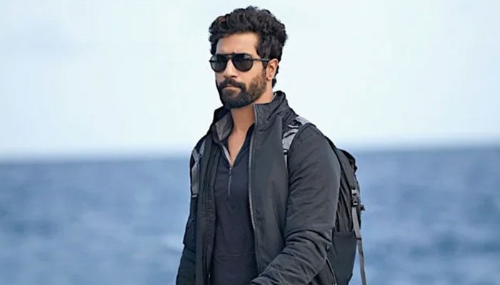 Vicky Kaushal shows off his muscles in new post-workout pic: See