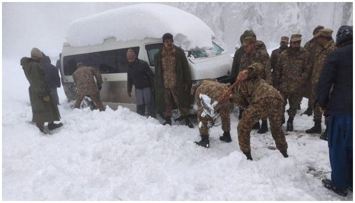 Pak Army mengevakuasi turis Murree yang terdampar, menyediakan makanan dan tempat tinggal: ISPR
