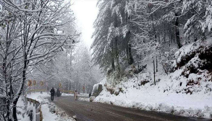 Travel to Murree barred for 24 hours even as major highways cleared for traffic