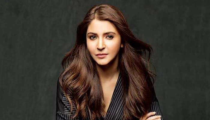 Anushka Sharma looks gorgeous in make-up free selfie