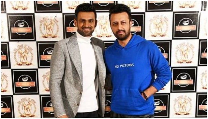 Shoaib Malik opens new food franchise in Lahore