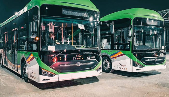 Inilah pendapat orang Karachi tentang layanan bus BRT Jalur Hijau yang baru beroperasi