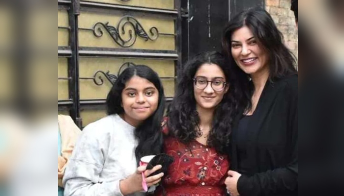 Sushmita Sen grooves with girls Renee & Alisah during her workout session