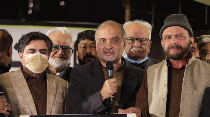 JI refuses to end sit-in after talks with Sindh govt over disputed LG bill