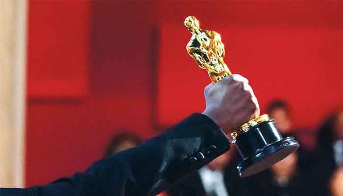 This years Oscars show will go on, with a host