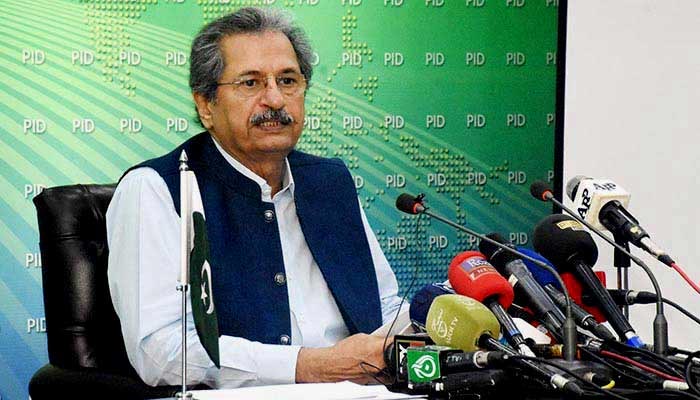 Minister for Federal Education and Professional Training Shafqat Mehmood addressing a press conference — PID/ File