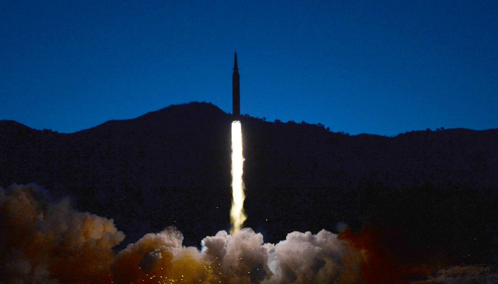 Sebuah rudal diluncurkan selama apa yang dilaporkan media pemerintah adalah uji coba rudal hipersonik di lokasi yang dirahasiakan di Korea Utara, 11 Januari 2022, dalam foto ini dirilis 12 Januari 2022, oleh Kantor Berita Pusat Korea (KCNA) Korea Utara.  — Reuters/File