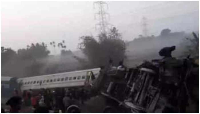 Image showing a derailed train in Indias West Bengal Province which led to the death of at least nine people, while 36 others sustained injuries on Friday, January 14, 2022. — Screengrab via Twitter/ ANI