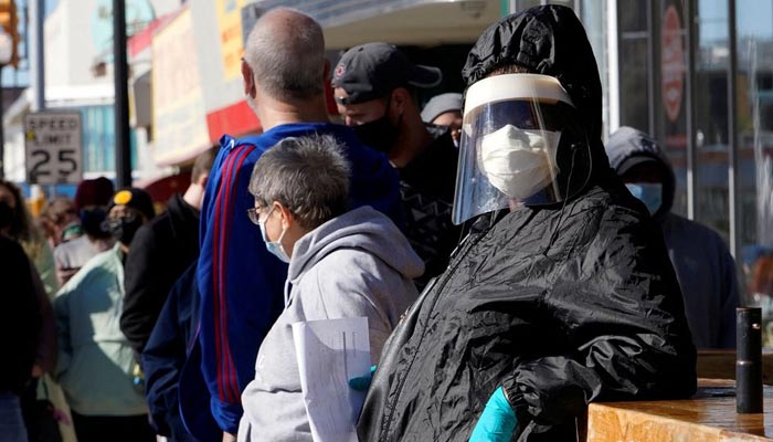 People wait in line to be tested for coronavirus disease (COVID-19) at the Tower Theatre in Oklahoma City, Oklahoma, U.S., January 11, 2022. — Reuters/File