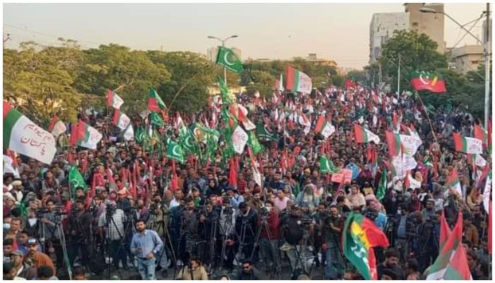 Partai oposisi di Karachi memprotes hukum pemerintah setempat