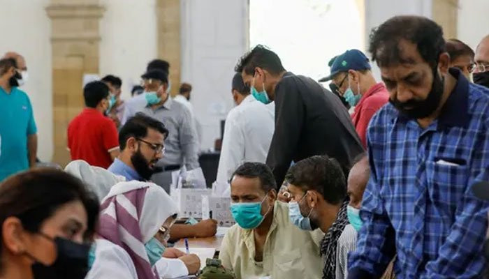 Situasi Coronavirus di Karachi memburuk ketika tingkat positif mendekati 40%