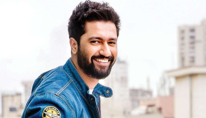 Vicky Kaushal dons a casual hoodie in latest selfies, leaves fans in awe