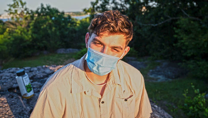 Orang terlihat lebih menarik dengan masker wajah, studi menunjukkan