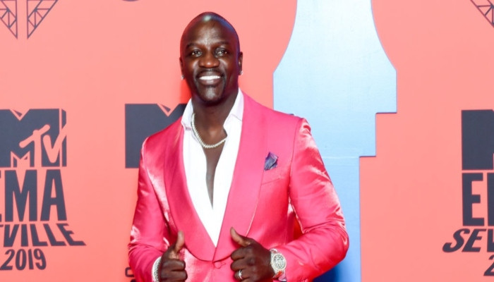 Mantan mitra bisnis Akon mengungkapkan bahwa dia masih berutang $ 4 juta dalam gugatan