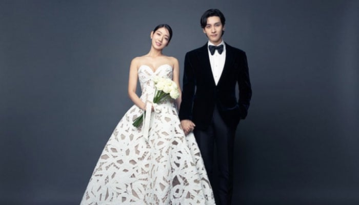 Park Shin-hye and Choi Tae-joon make adorable couple in pre-wedding photoshoot