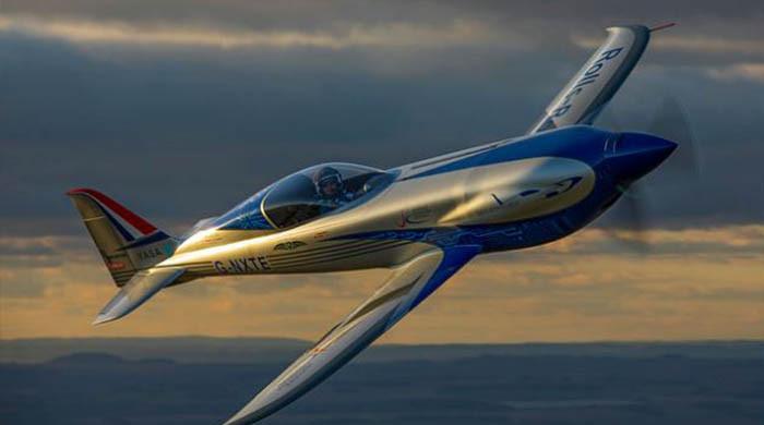 World records broken: Rolls-Royce introduces all-electric aircraft