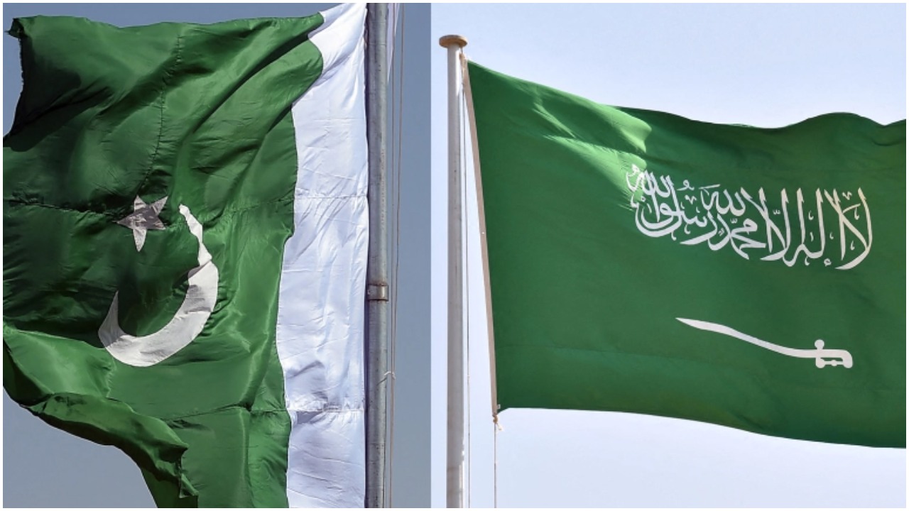 Flags of Pakistan and Saudi Arabia. Photo: AFP