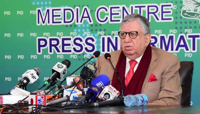 Federal Minister for Finance and Revenue Shaukat Tarin addressing a press conference at the Pakistan-China Friendship Centre on January 26, 2022.— PID