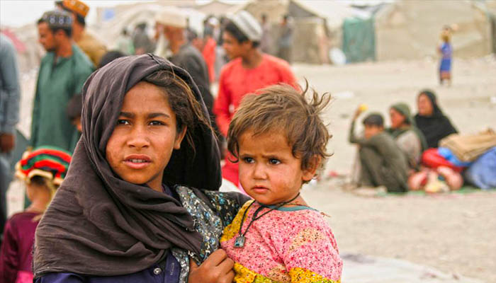 Picture showing two Afghan refugee children — Reuters/File