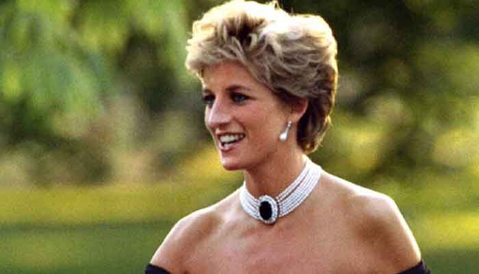 Penyanyi yang tampil di pernikahan Putri Diana berbagi saran tentang cara bertemu Ratu