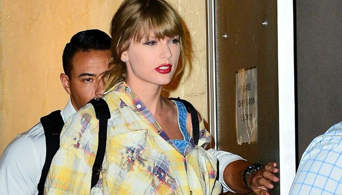 Taylor Swift fan 'mumbles her name' while crashing her NYC apartment with car - Vimarsana News