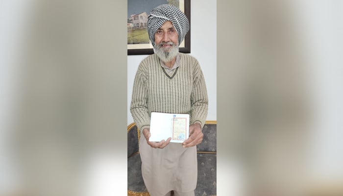 Setelah 74 tahun berpisah, warga negara India mengeluarkan visa Pakistan untuk bertemu saudaranya