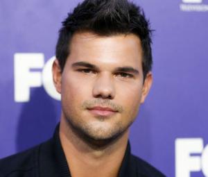 Taylor Lautner was scared of going out in public for 10 years amid 'Twilight' craze