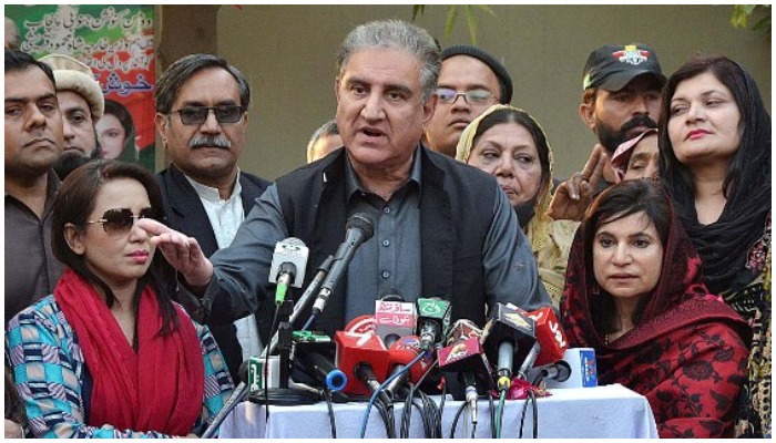 Foreign Minister Makhdoom Shah Mahmood Qureshi addressing a press conference during south Punjab women convention. —Safdar Abbas/ APP