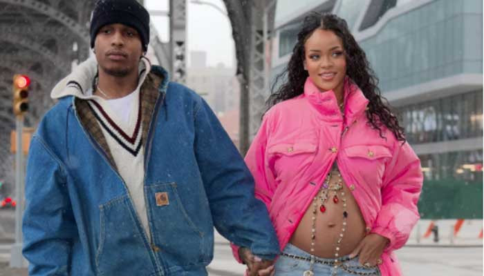 Media sosial bereaksi setelah Rihanna melakukan debut baby bump untuk mengkonfirmasi kehamilan pertama dengan A$AP Rocky