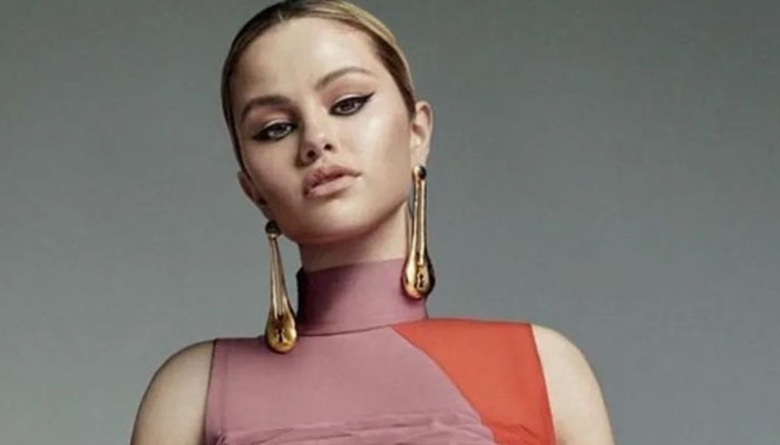 Selena Gomez advises fans on the best why to stop intrusive thoughts