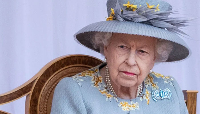 Para ahli ‘bersukacita’ karena Ratu akhirnya menanggalkan peran kunci Pangeran Andrew