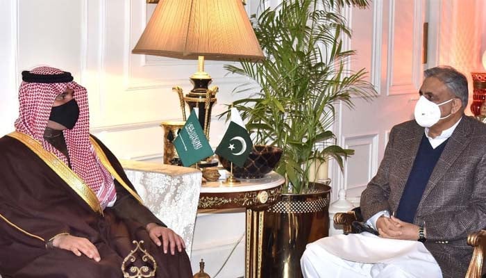 Menteri Dalam Negeri Saudi menyerukan COAS Bajwa, membahas keamanan regional, situasi Afghanistan
