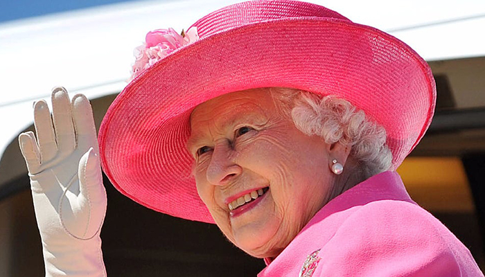 Queen Elizabeth II carries pack of blood in luggage when travelling