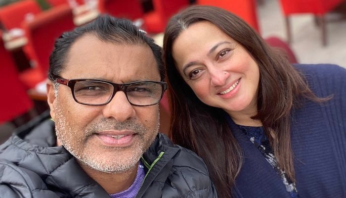 Waqar Younis (left) with wife Faryal Waqar. Photo: Twitter/ Faryal Waqar