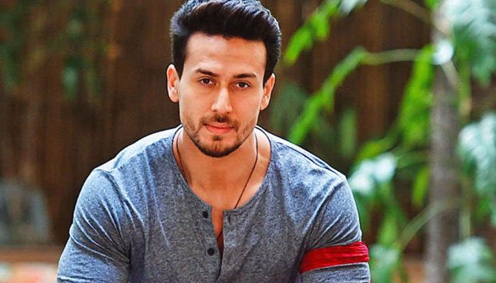 Tiger Shroff shows off his ripped physique in latest selfie