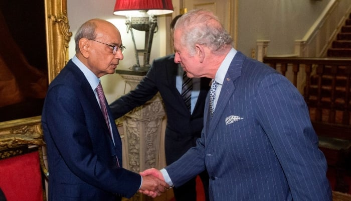 Mian Mohammad Mansha (L) and Prince of Wales (R). — Provided by the reporter
