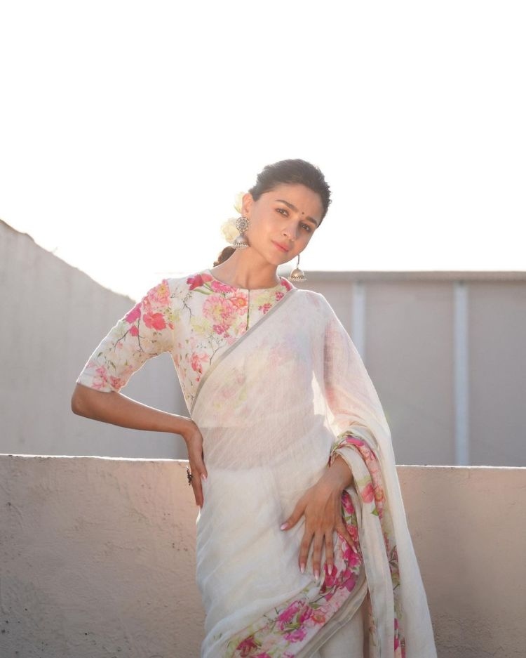 ‘Gangubai Kathiawadi:’ Alia Bhatt’s elegant look in white saree & flowers wins the internet