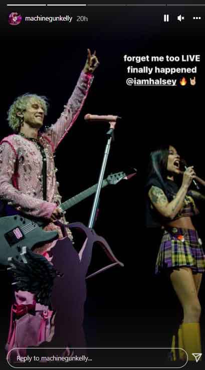 Halsey performs Forget Me Too with Machine Gun Kelly